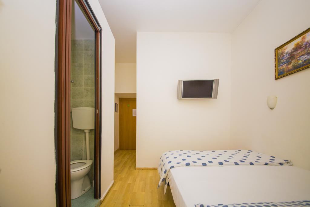 The Voice Of Roma Guesthouse エクステリア 写真